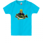 Дитяча футболка Рибак з рибою в руках
